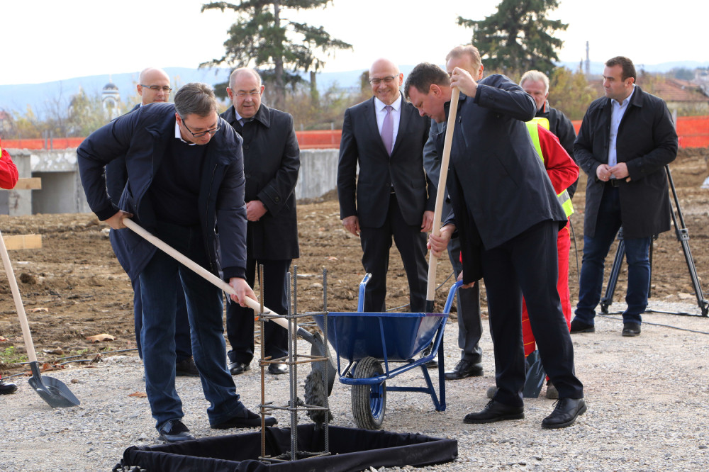 Vučić: NATO je bombama odgovorio na profesiju