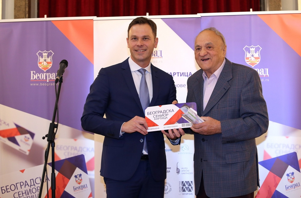 Mali uručio stohiljaditu senior-karticu