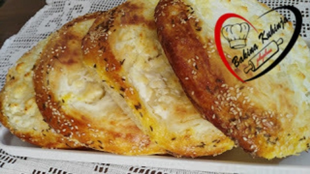 Lepinje sa kiselim mlekom i kajmakom