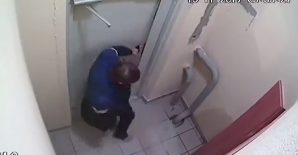 Tri sata pijan razvaljivao vrata, a samo je trebalo da uradi ovo!