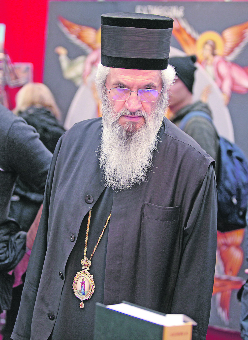 Vladika Jovan jedva izbegao linč!