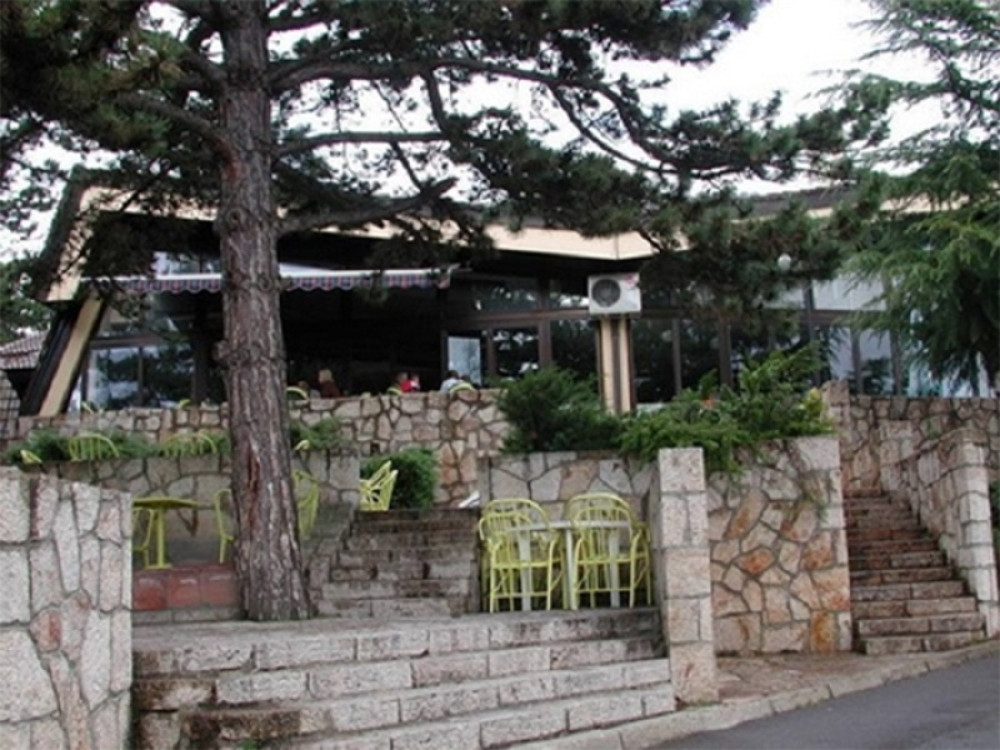 Taksista upucao gosta hotela