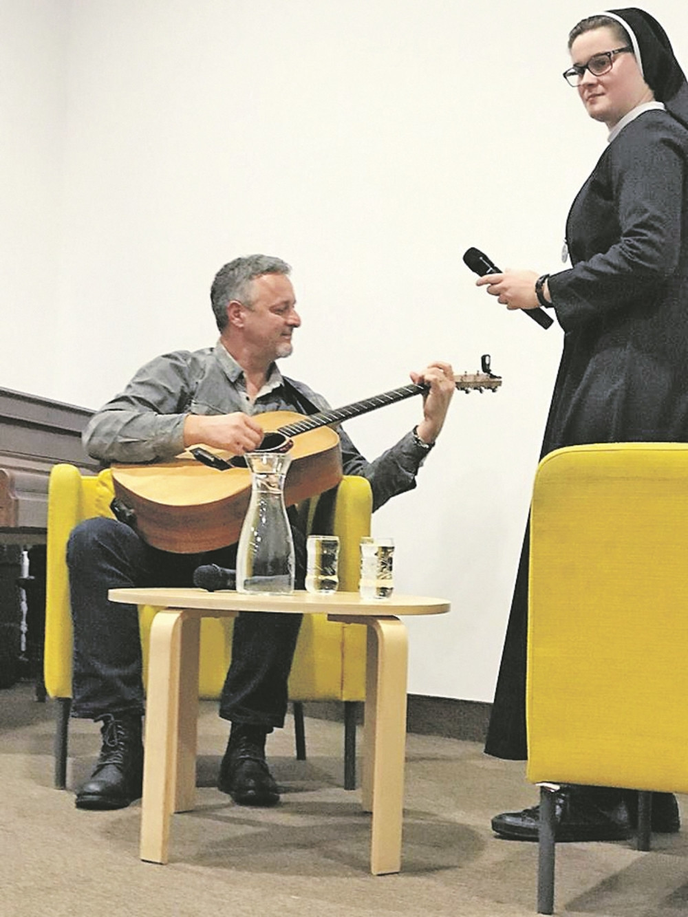 Ustaša Tompson uči đake da mrze Srbe!