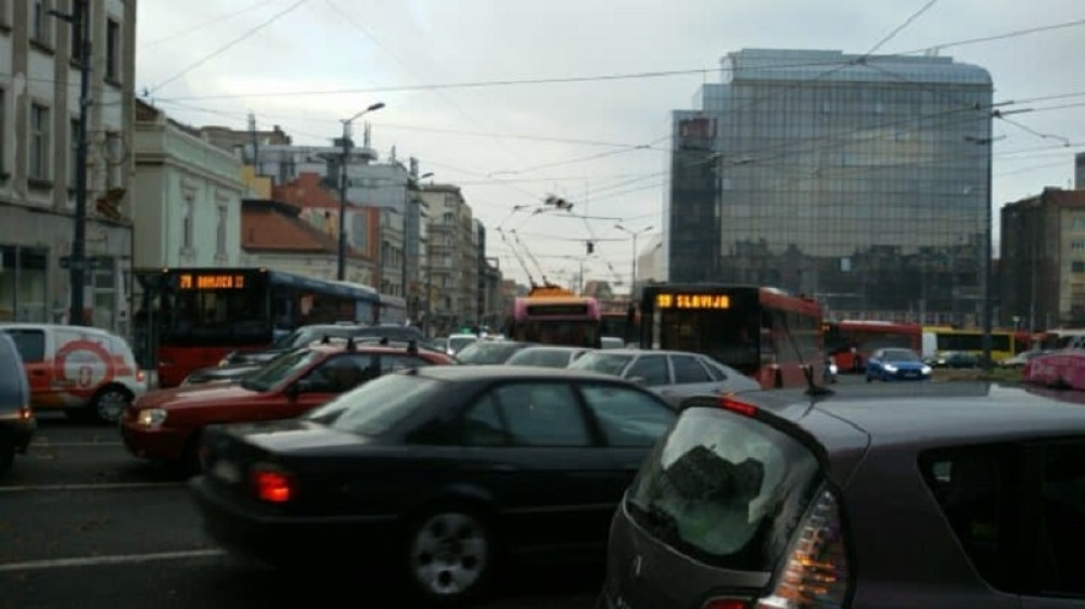 Nesvakidašnja nesreća na Slaviji izazvala gužvu