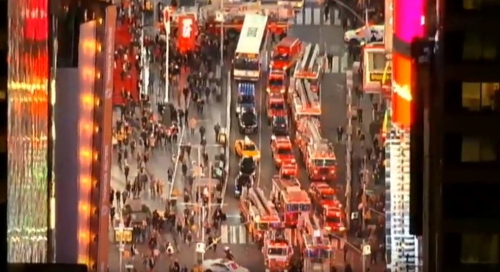 Požar na Tajms Skveru!