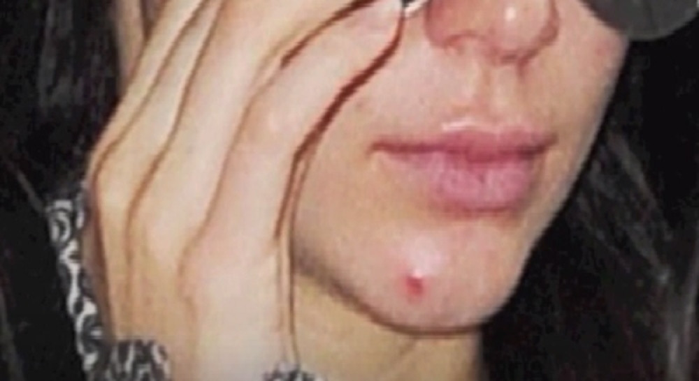 Sestra poznate starlete uhvaćena u šokantnom izdanju!