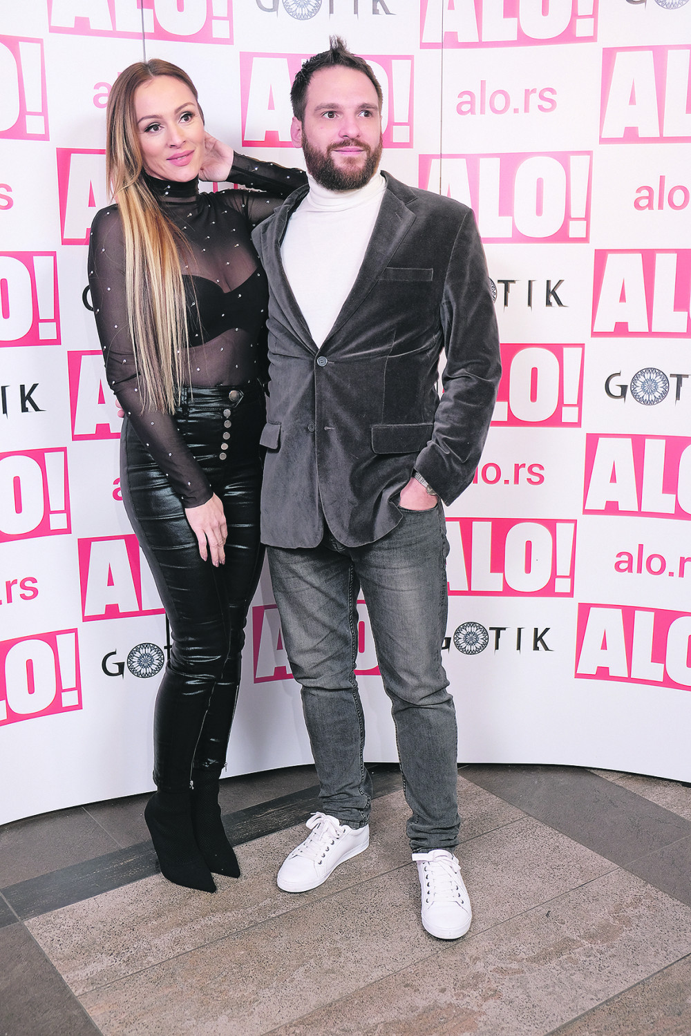 Mlada devojka Anabeli hoće da preotme muža!