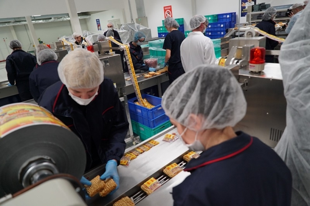 Dok lete iznad Evrope, jedu nudle iz Rume