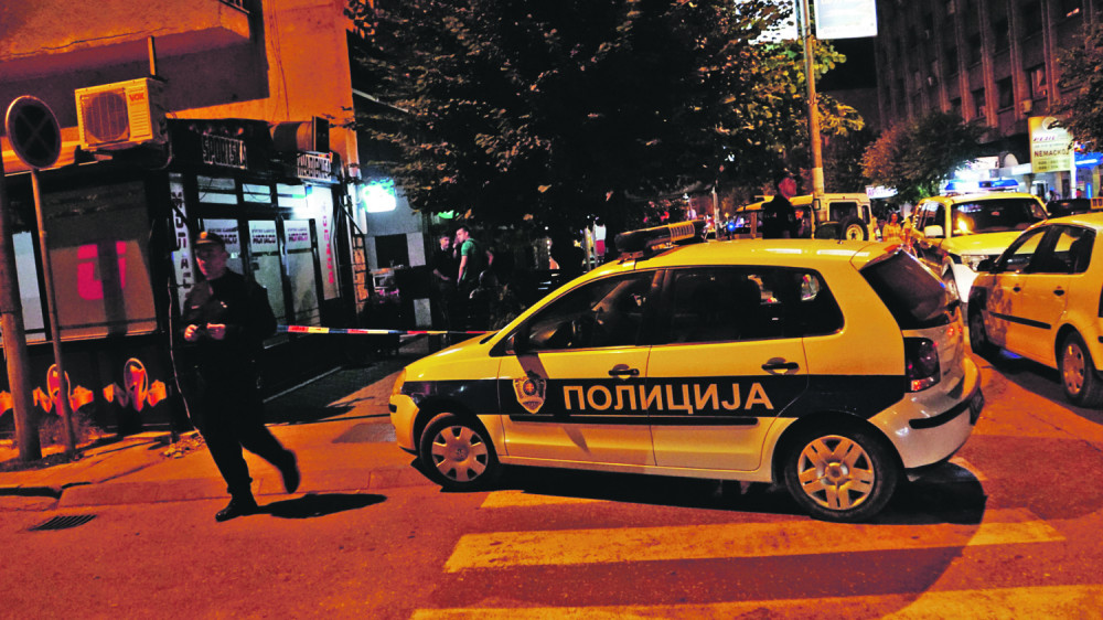 Devojka pretukla dečka MOTKOM, ali to nije sve! Sada mu preti ovim jezivom činom