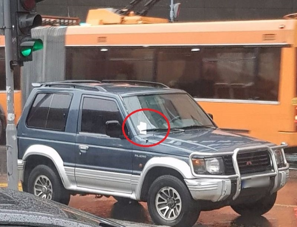 Vračar: Komunalac kaznio policajce! (FOTO)