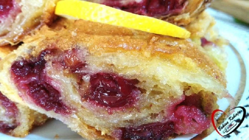 Prelivena pita sa višnjama