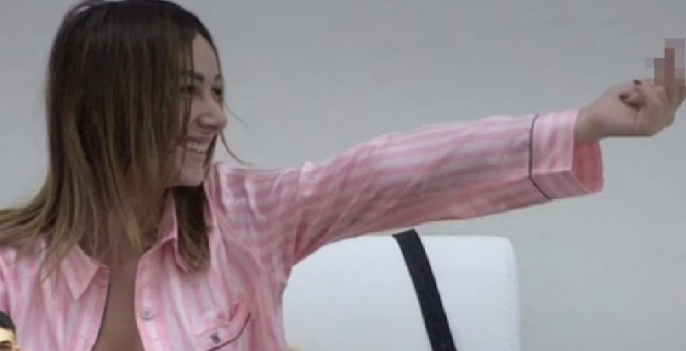 Maca odlepila za zadrugarkinim ocem!