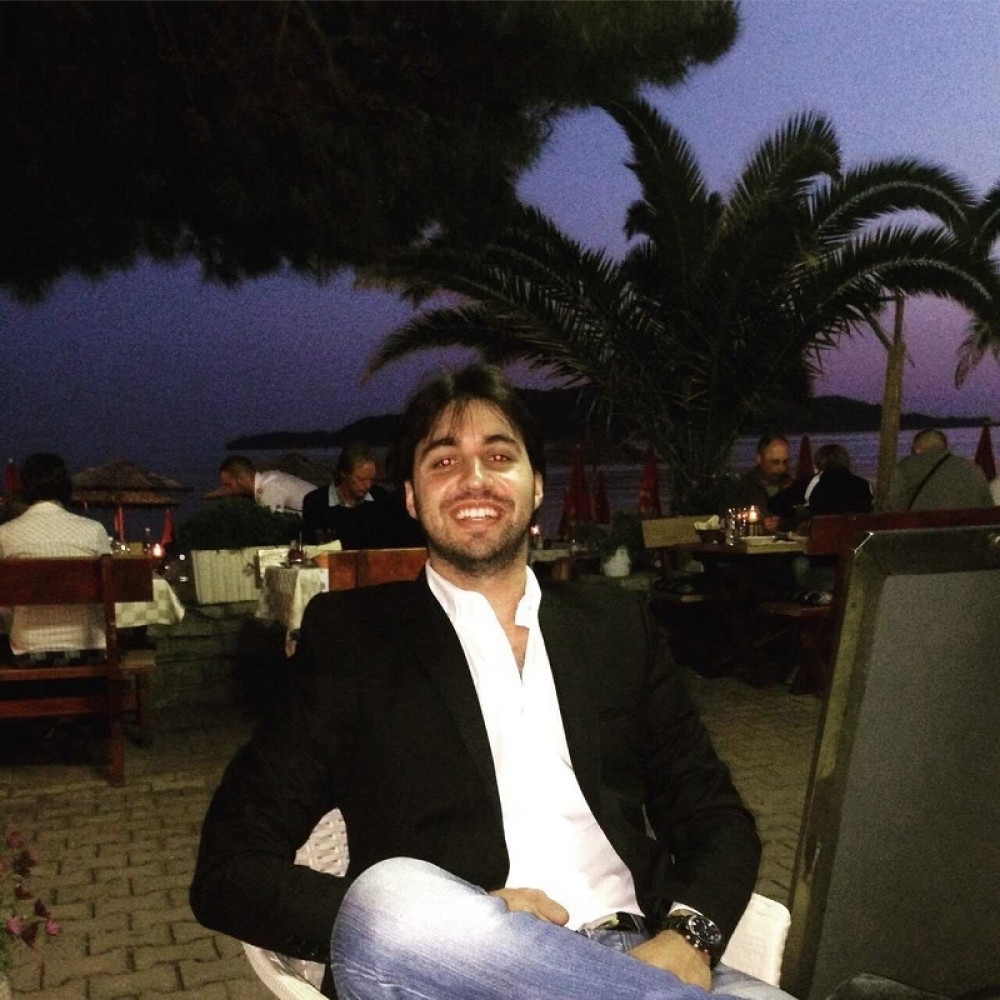 Andrija objavio fotografiju sa golom devojkom! (18+)