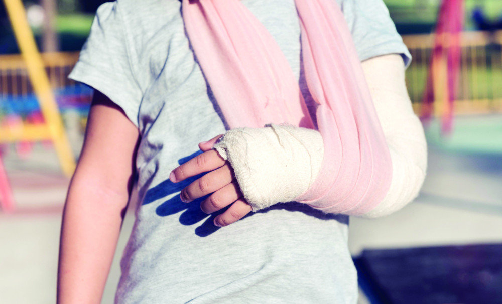 Sin policajca pretukao dečaka (14) i teško ga povredio, roditelji ogorčeni ponašanjem TUŽIOCA!