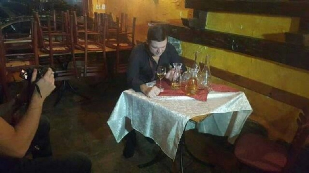 Domić u kafani leči tugu