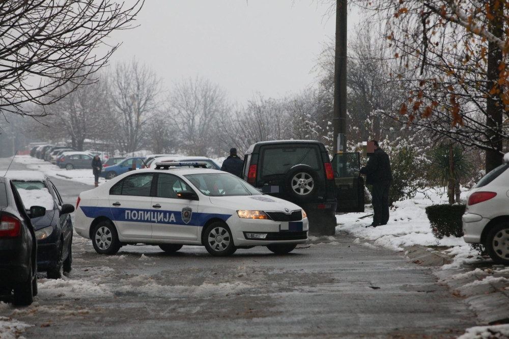 Saobraćajni policajac ubio ljubavnicu, pa sebi pucao u srce!