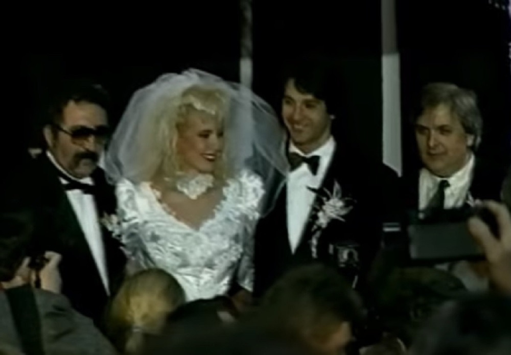 Na Breninoj svadbi bidermajer je uhvatila poznata pevačica!