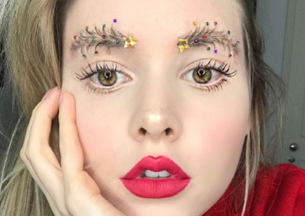 Žene odlepile za novom metodom ukrašavanja obrva! (FOTO)