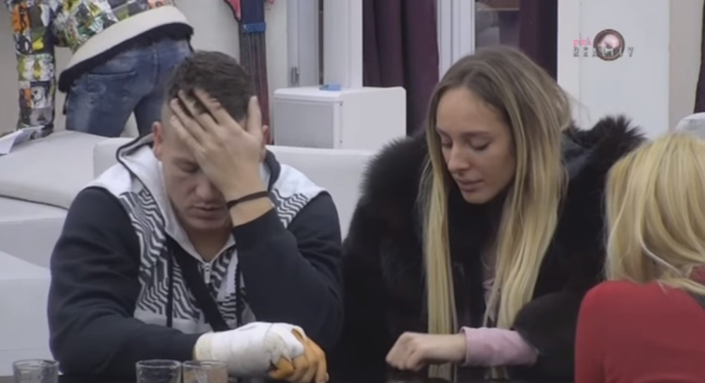 Luni nije dobro, lekari intervenisali!