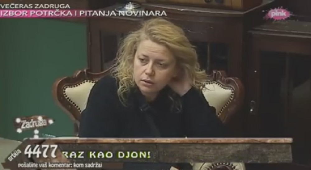 Dragica: "Ovaj de*il sa grbom...!" (18+)