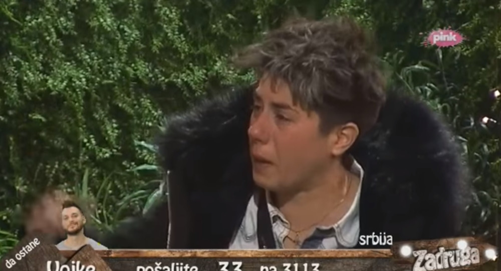 Matora kivna na prijatelja pa izgovorila gnusne reči: Ako je mogao meni... (VIDEO)