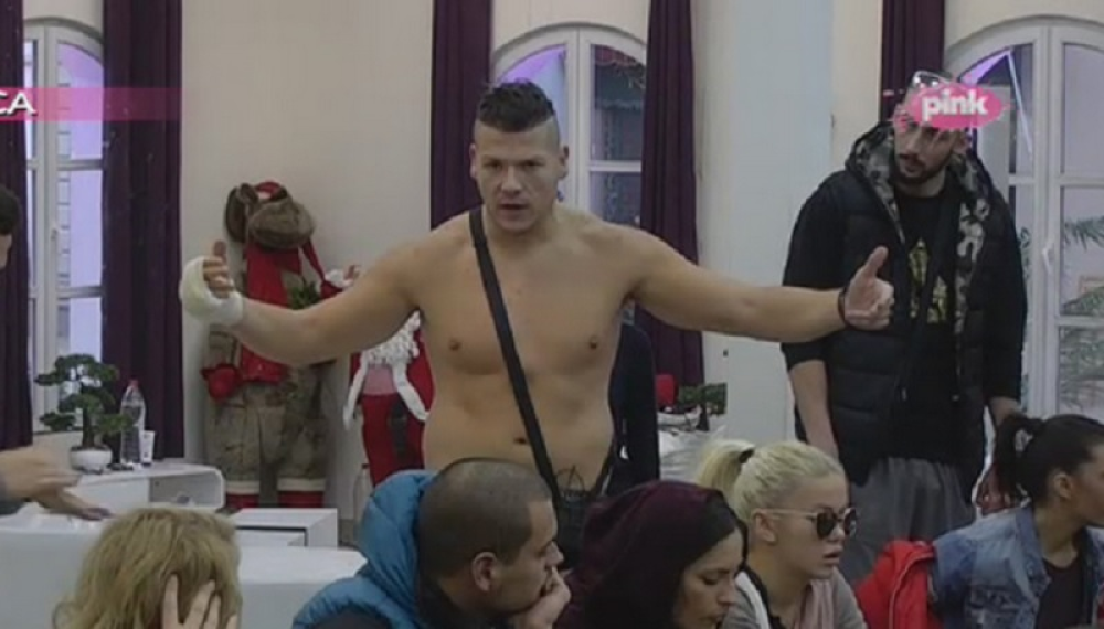 Sloba skočio na Anđela zbog Lune!