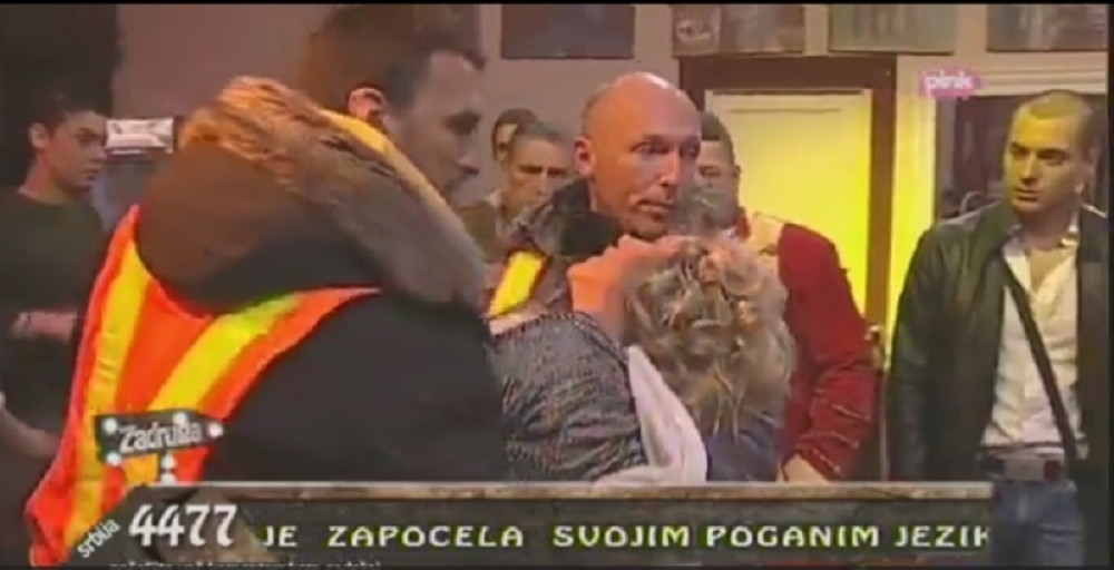 NAPAD U ZADRUZI, OBEZBEĐENJE HITNO REAGOVALO! Muškarac udario na ženu! Ovo je strašno!