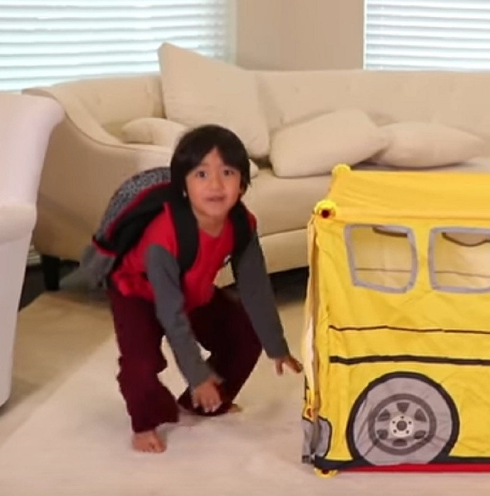 Ima samo šest godina, a već zgrće milione