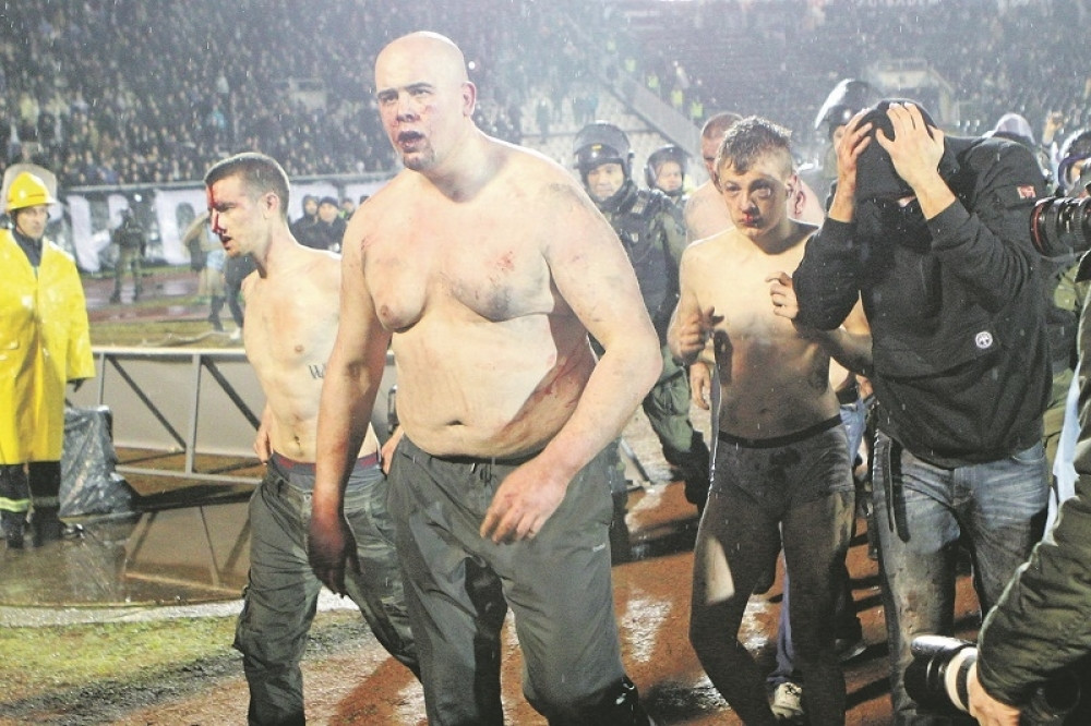 OTKRIVAMO~Hrvatski gejevi hteli rat u Beogradu!