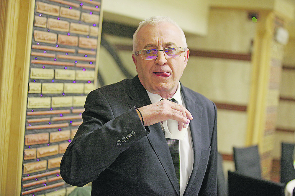 Pijanog Eru unuci na Božić nosali po kući! Svi detalji TURBO PROSLAVE!