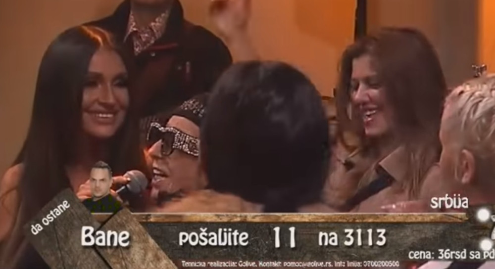 Žiža dograbila mikrofon i zapevala!