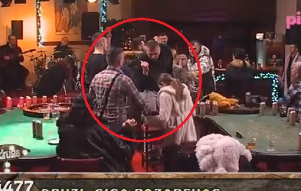 Divna se muvala sa Čolakom, celu noć proveli zajedno!