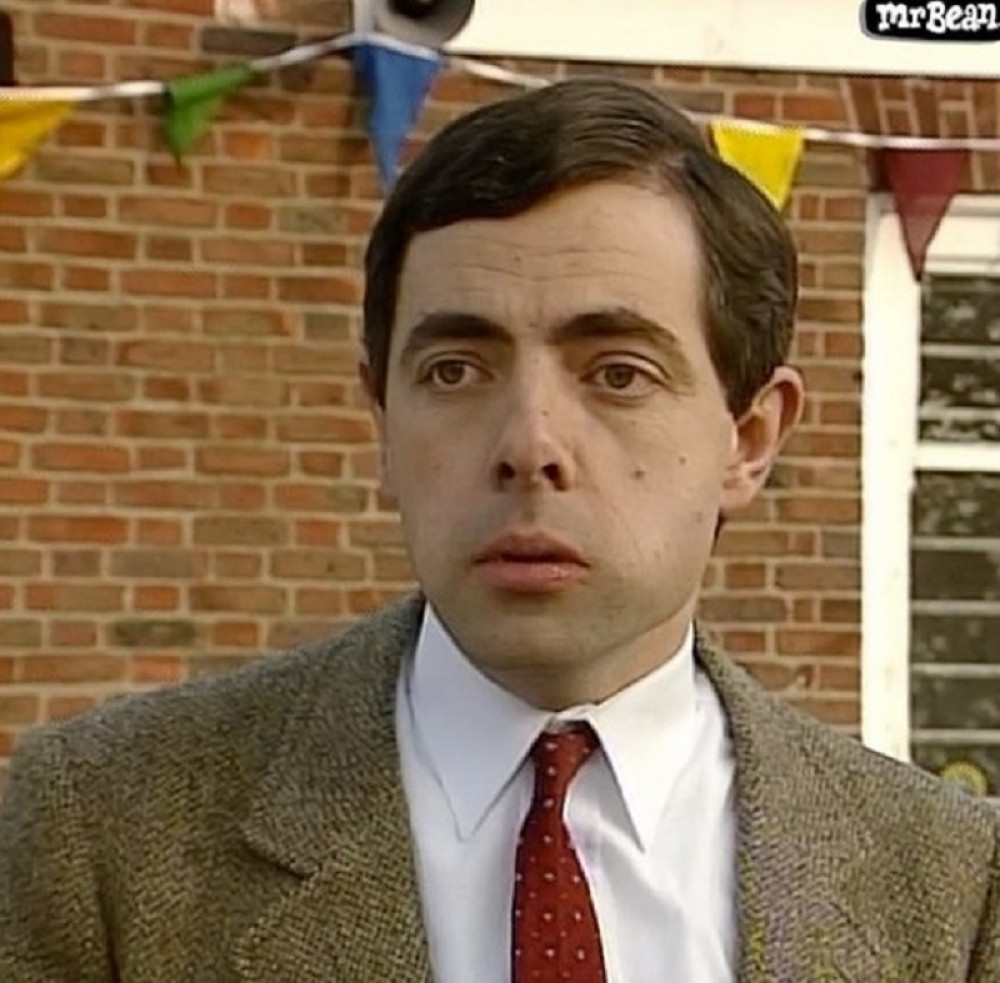 Čuveni MISTER BIN šeta OVU RIBETINU: Ostavio ženu i decu zbog 29 godina mlađe glumice! (FOTO)