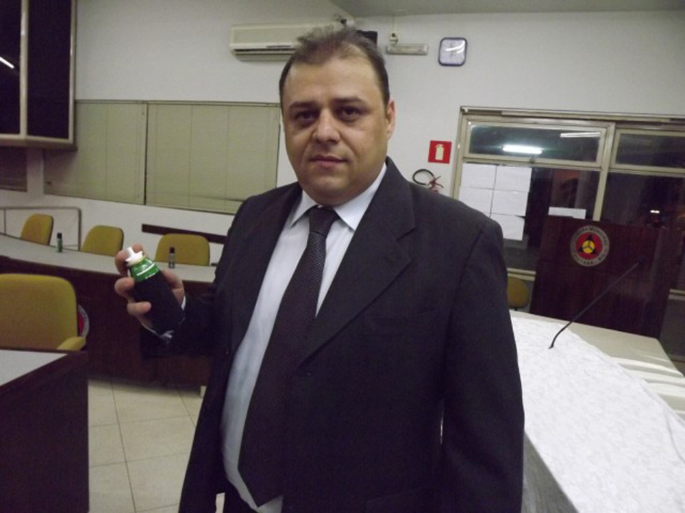 Za sprej traži 100 miliona dolara od FIFA!