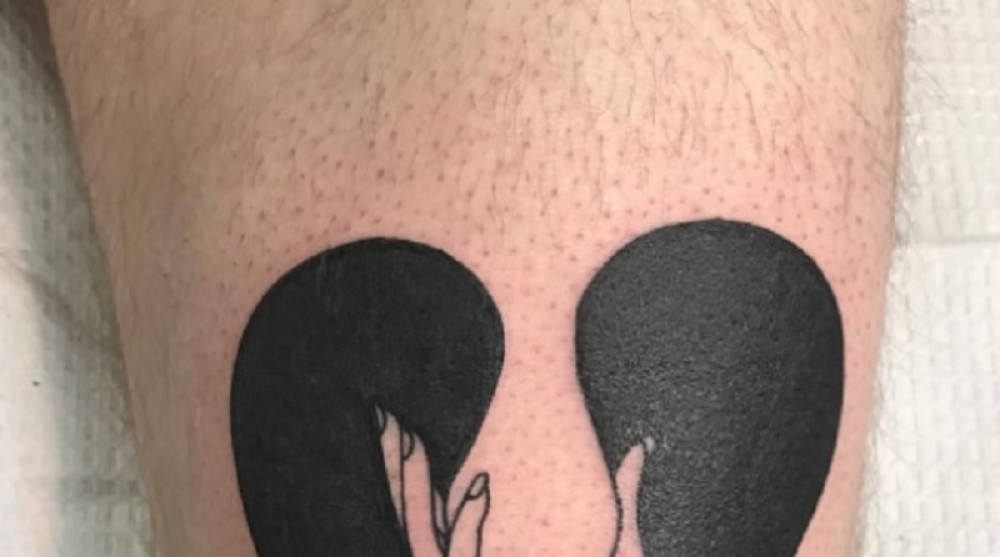 Hteo da bude romantičan, pa istetovirao nešto što bode oči! (18+)