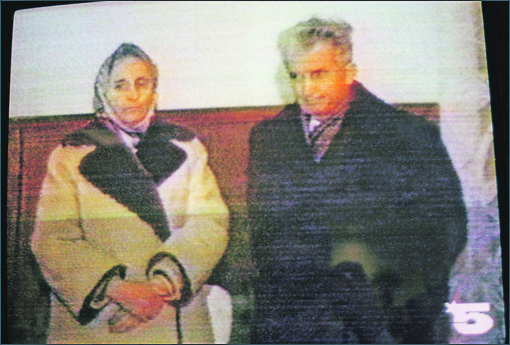 Čaušesku pevao "Internacionalu", Elena psovala!