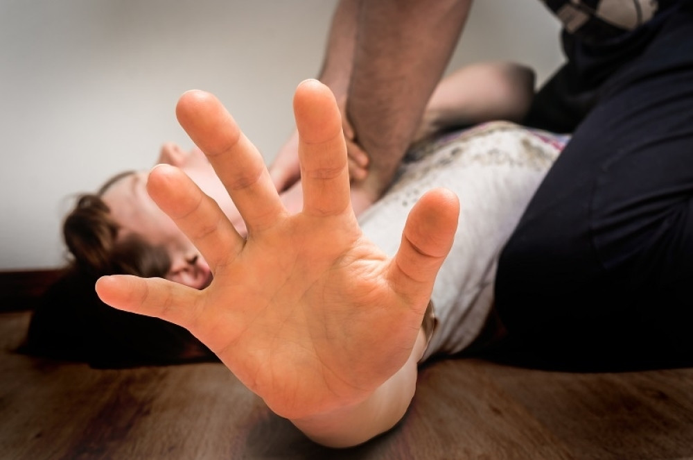 Pijan davio majku ćebetom!