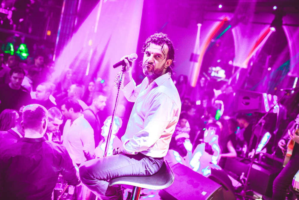 Aca Lukas zapalio "Gotik"