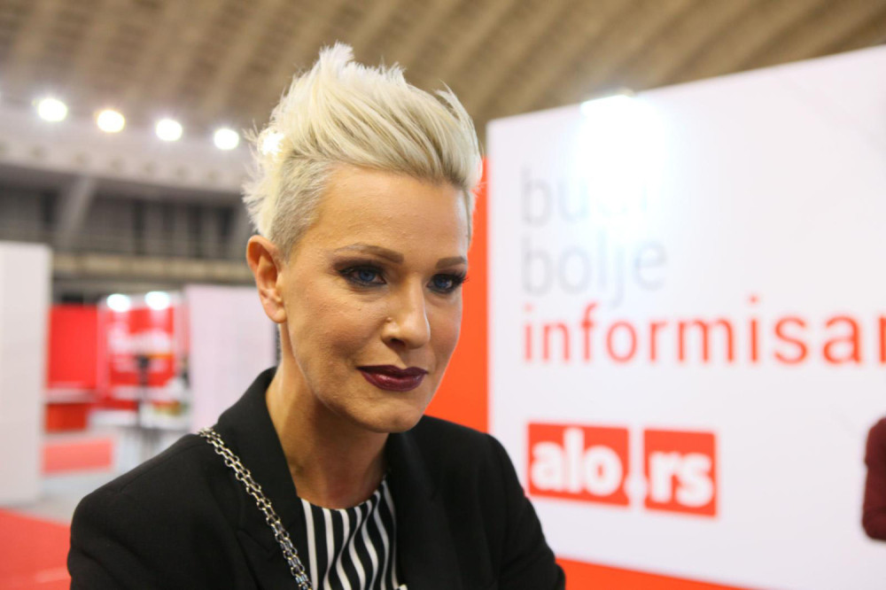 Tijana Dapčević promenila profesiju od koje zarađuje: Nije joj bio problem da zasuče rukave i oproba se u ovome! (VIDEO)