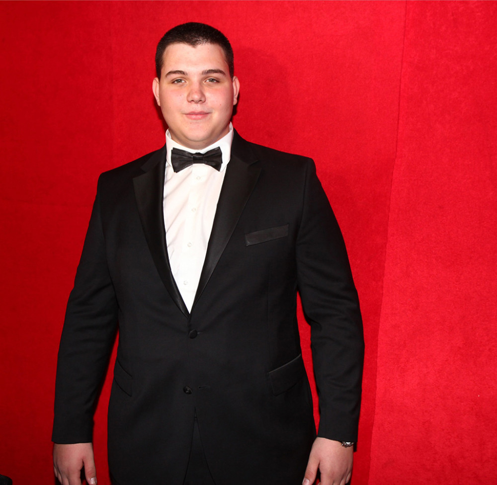 Brenin sin neprepoznatljiv! Prepolovio se! (FOTO)