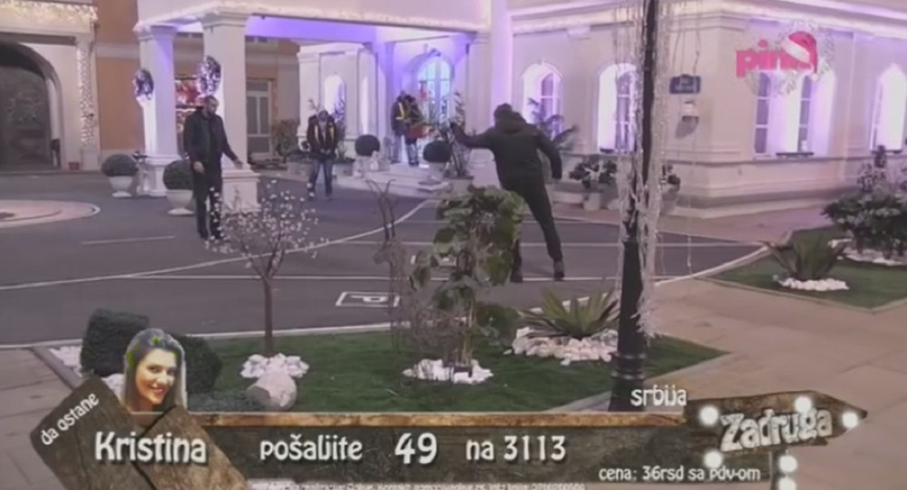 Obezbeđenje uletelo, ukućani van sebe!