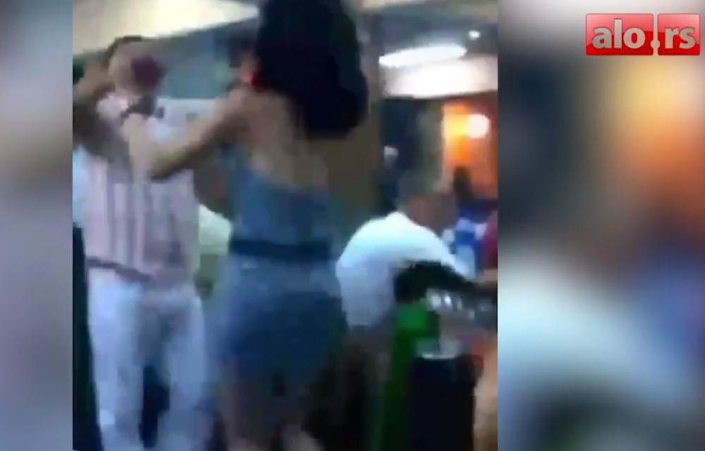 Porno svadba u Srbiji apsolutni pobednik: Kum skinuo, pa olizao kumicu (VIDEO)