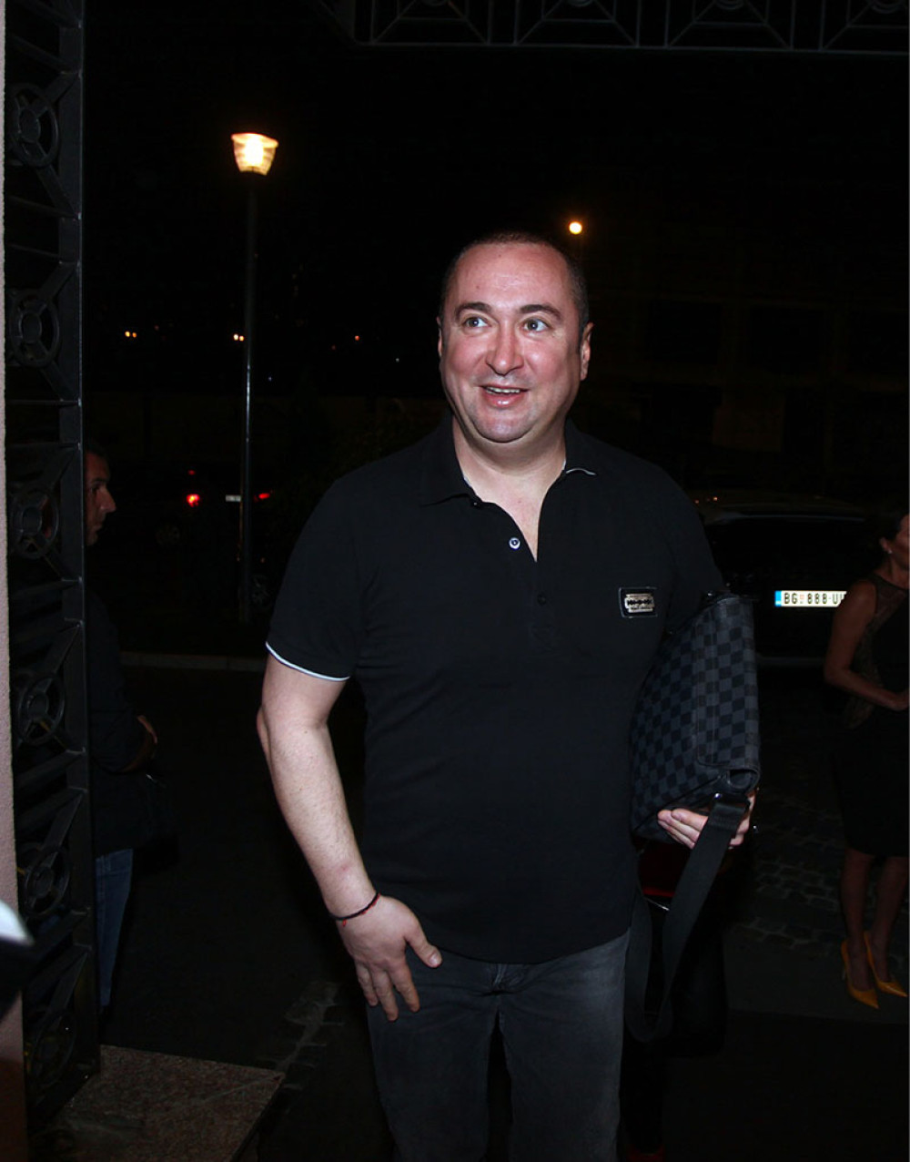 Đani se mrtav pijan skinuo go i ženi psuje majku!