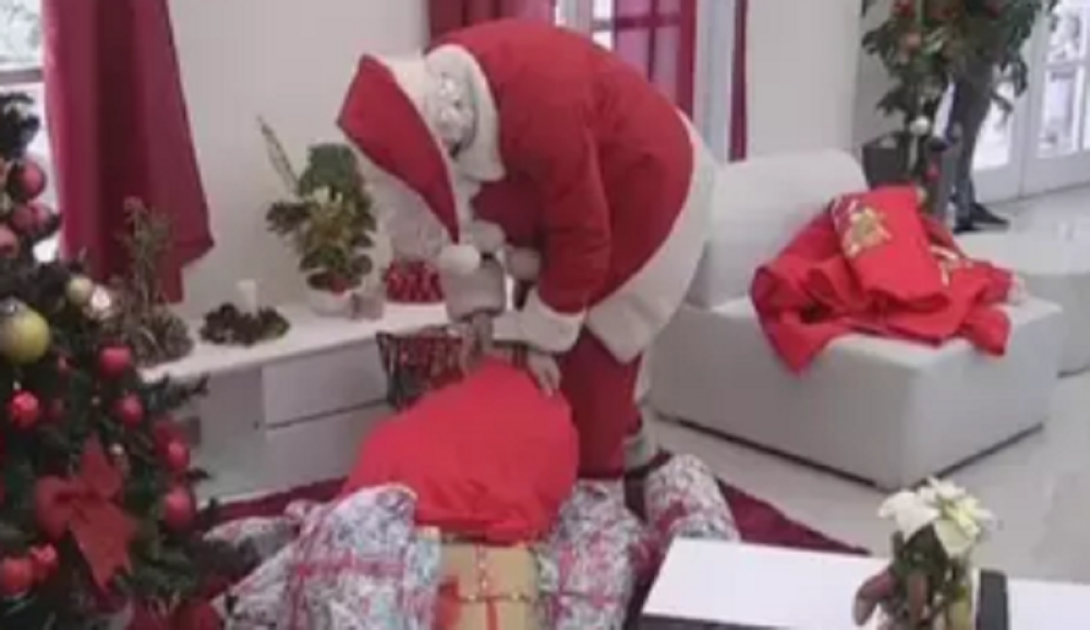 Našla sam svoju sliku sa Deda Mrazom iz '93. godine i kroz telo mi je prostrujala jeza!