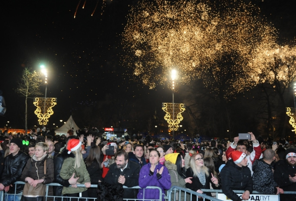 Beograđani sa Lukasom i uz veličanstven vatromet dočekali Novu godinu!