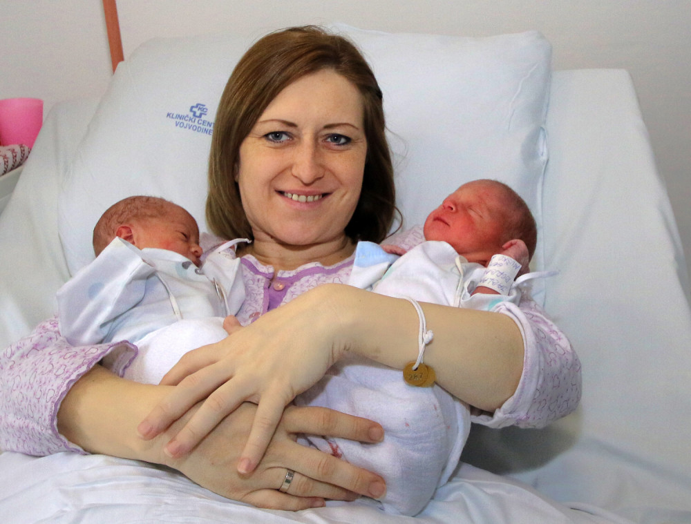 U Novom Sadu prve bebe blizanci!