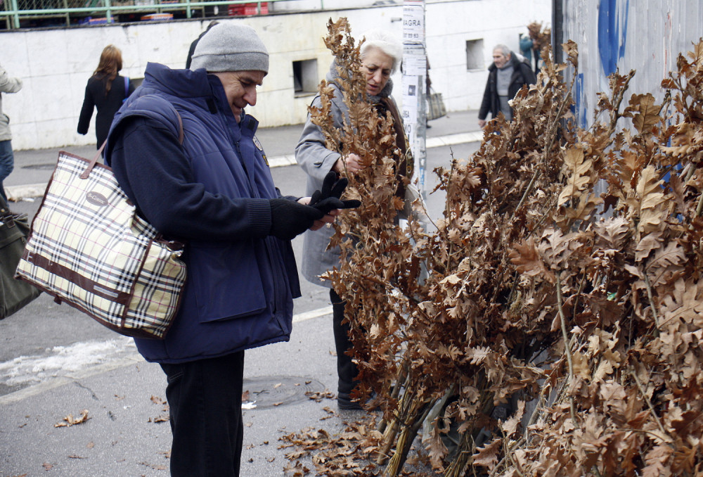 Da li znate šta ustvari simbolizuje unošenje badnjaka i Badnji dan