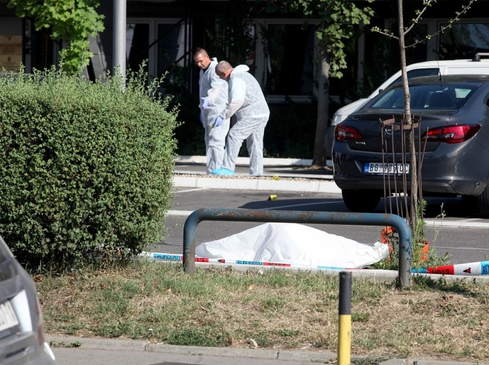 Deda nije dao drugom dedi da ide PREKO REDA, usledila svađa, a onda je jedan PAO MRTAV!