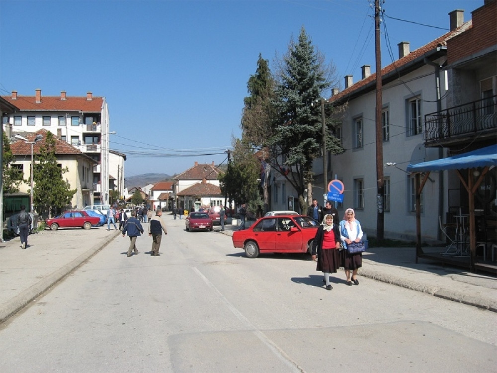 Direktor ucenjivao seksom kafe kuvaricu?!