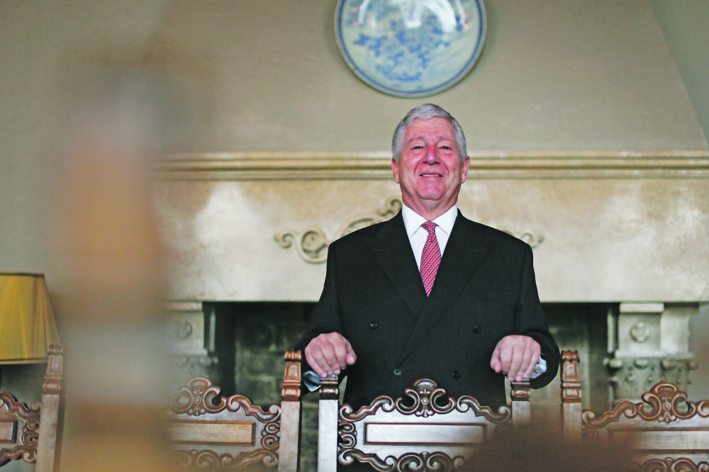 Karađorđević traži deo Svetog Stefana, ali i Milovog placa